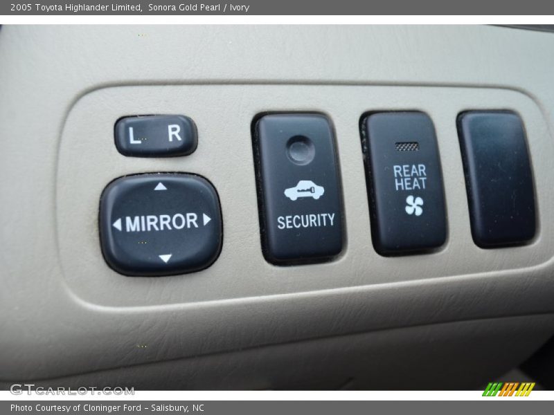 Sonora Gold Pearl / Ivory 2005 Toyota Highlander Limited