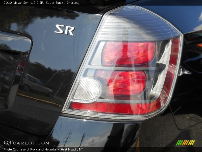 Super Black / Charcoal 2010 Nissan Sentra 2.0 SR