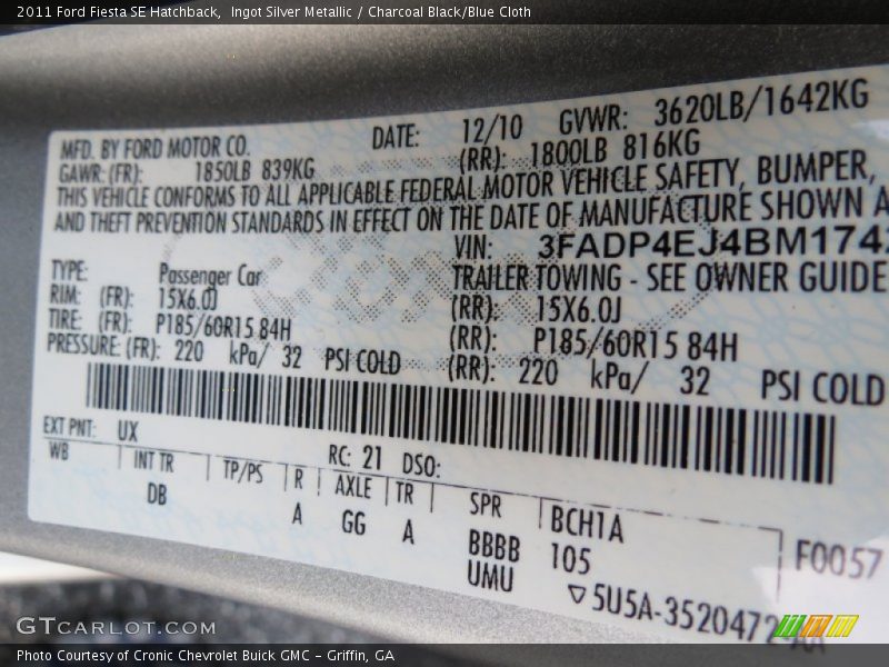 Ingot Silver Metallic / Charcoal Black/Blue Cloth 2011 Ford Fiesta SE Hatchback