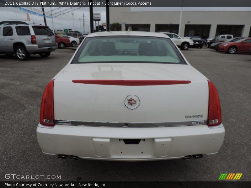 White Diamond Tricoat / Light Linen/Cocoa Accents 2011 Cadillac DTS Platinum