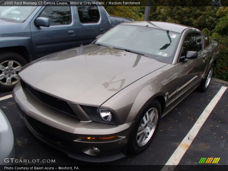 Mineral Grey Metallic / Medium Parchment 2005 Ford Mustang GT Deluxe Coupe