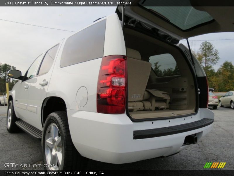 Summit White / Light Cashmere/Dark Cashmere 2011 Chevrolet Tahoe LS