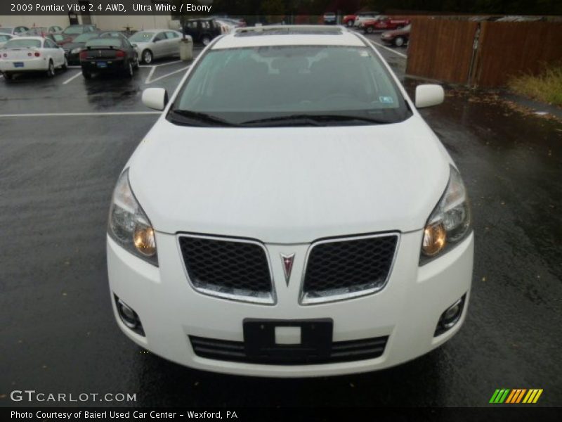 Ultra White / Ebony 2009 Pontiac Vibe 2.4 AWD