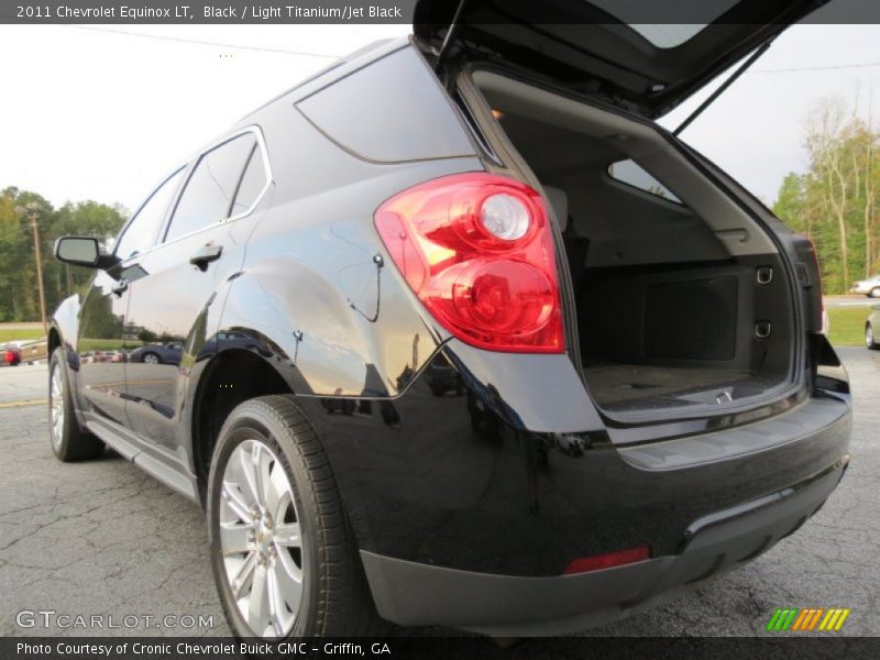 Black / Light Titanium/Jet Black 2011 Chevrolet Equinox LT