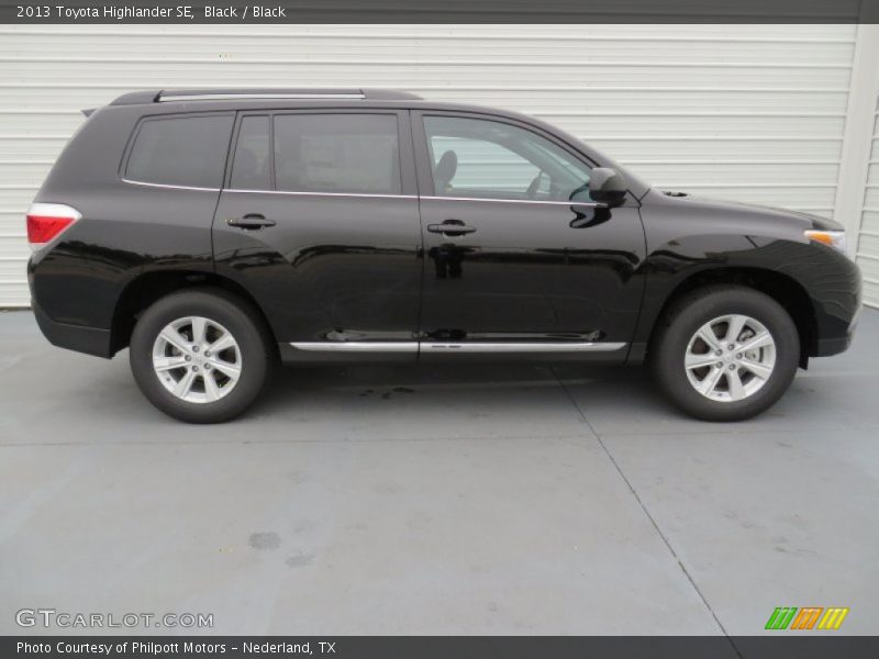 Black / Black 2013 Toyota Highlander SE