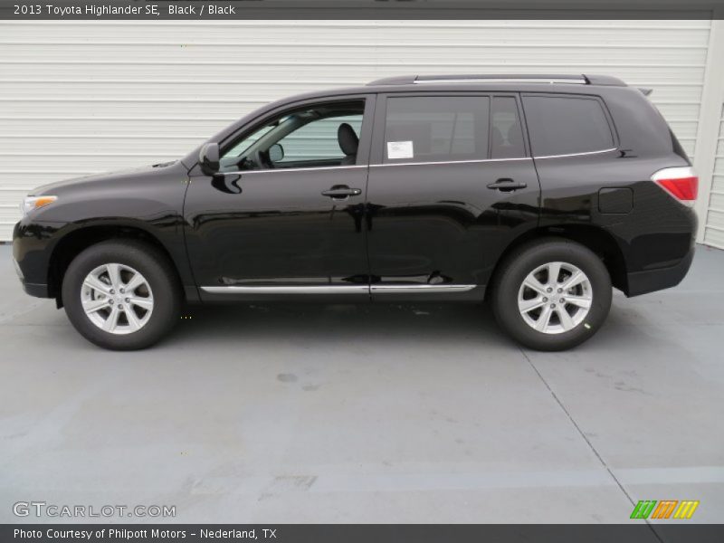 Black / Black 2013 Toyota Highlander SE