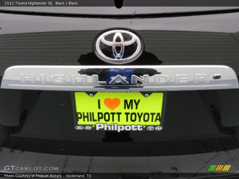 Black / Black 2013 Toyota Highlander SE