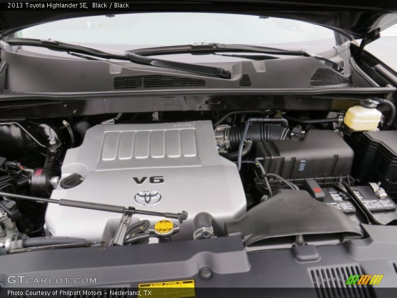Black / Black 2013 Toyota Highlander SE
