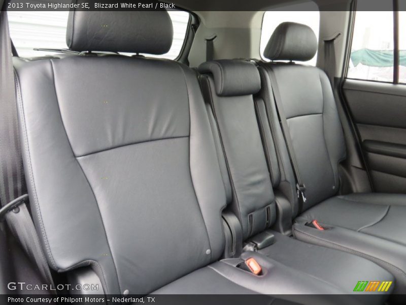 Blizzard White Pearl / Black 2013 Toyota Highlander SE