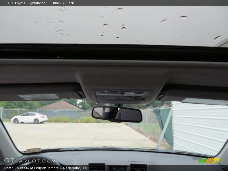 Black / Black 2013 Toyota Highlander SE