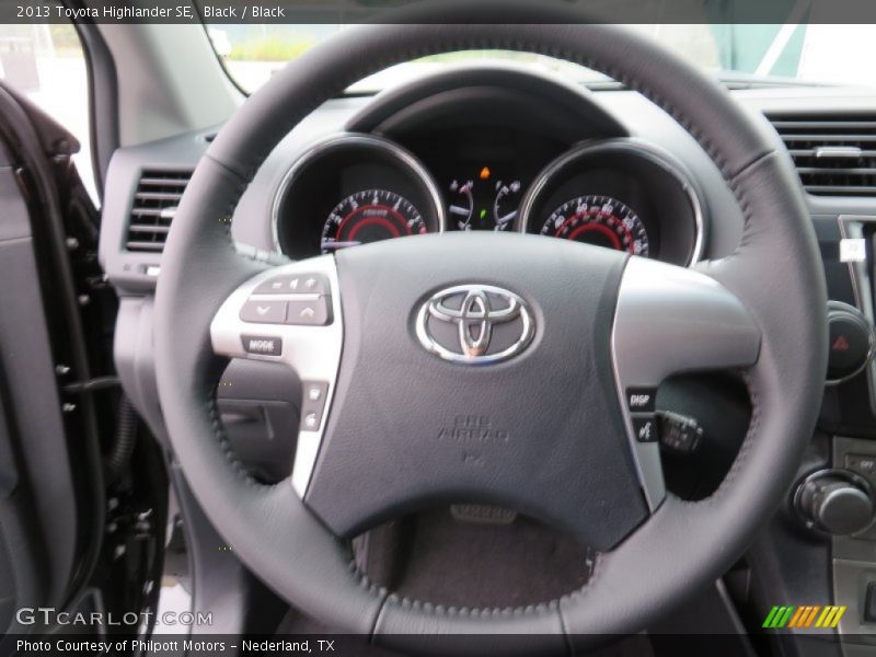 Black / Black 2013 Toyota Highlander SE