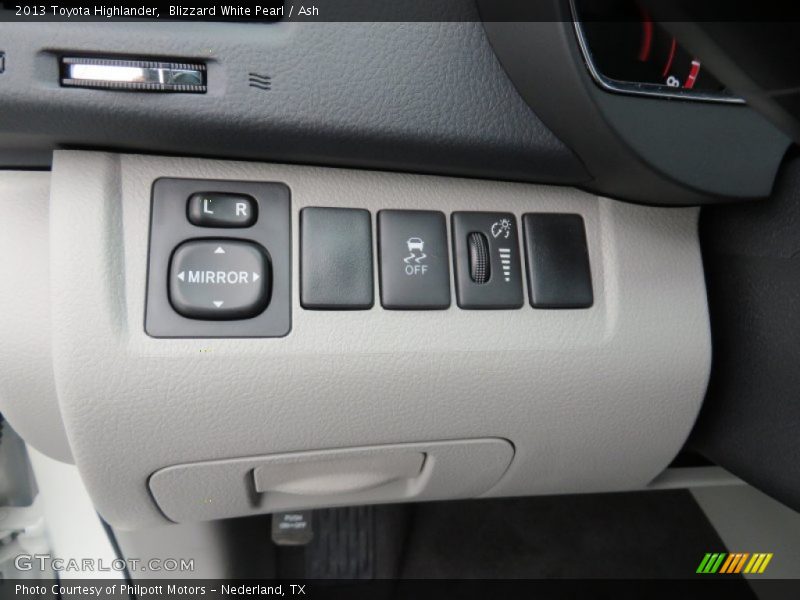 Blizzard White Pearl / Ash 2013 Toyota Highlander