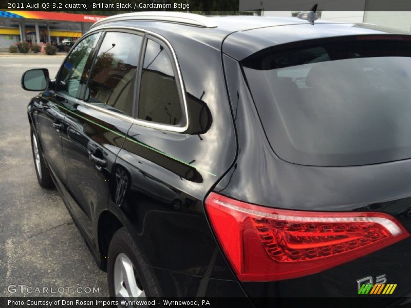 Brilliant Black / Cardamom Beige 2011 Audi Q5 3.2 quattro