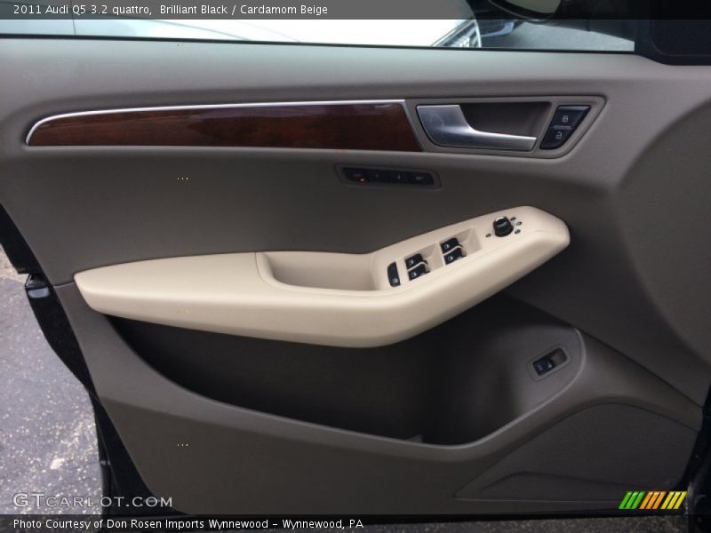 Brilliant Black / Cardamom Beige 2011 Audi Q5 3.2 quattro