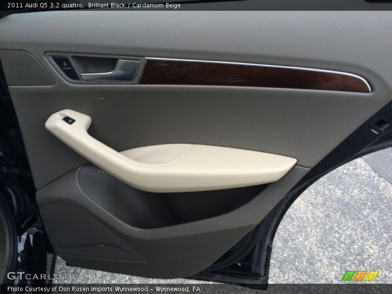 Brilliant Black / Cardamom Beige 2011 Audi Q5 3.2 quattro