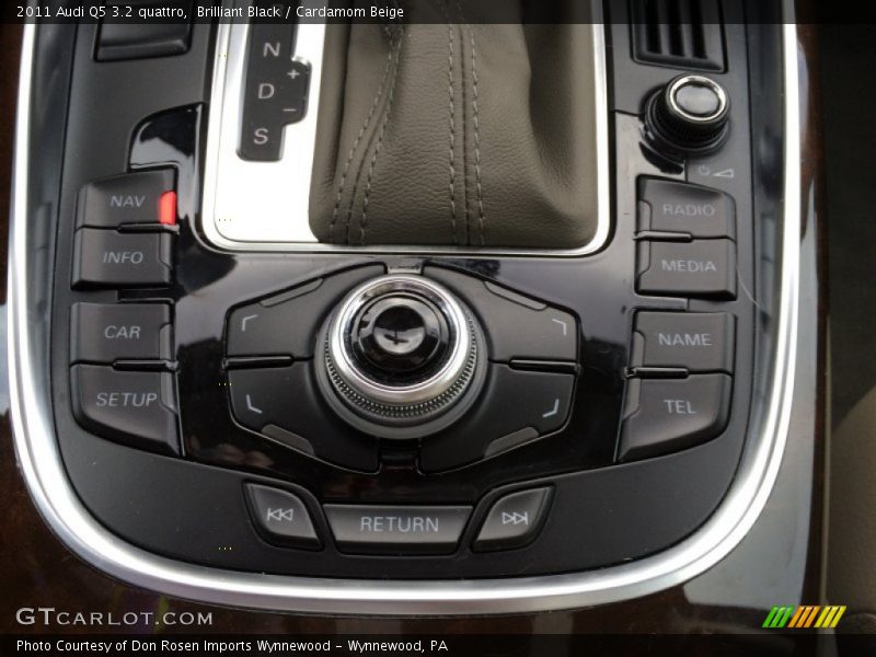 Brilliant Black / Cardamom Beige 2011 Audi Q5 3.2 quattro