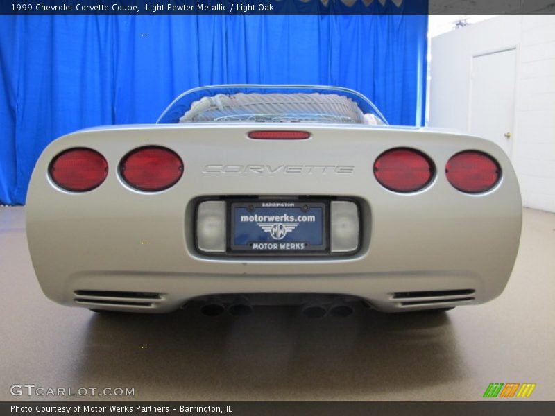 Light Pewter Metallic / Light Oak 1999 Chevrolet Corvette Coupe