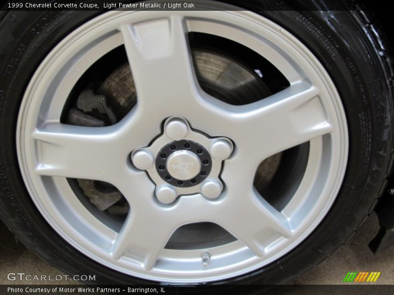 Light Pewter Metallic / Light Oak 1999 Chevrolet Corvette Coupe