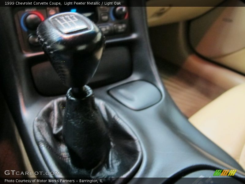 Light Pewter Metallic / Light Oak 1999 Chevrolet Corvette Coupe