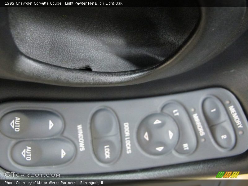 Light Pewter Metallic / Light Oak 1999 Chevrolet Corvette Coupe