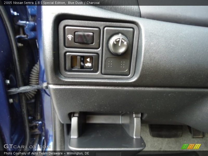 Blue Dusk / Charcoal 2005 Nissan Sentra 1.8 S Special Edition