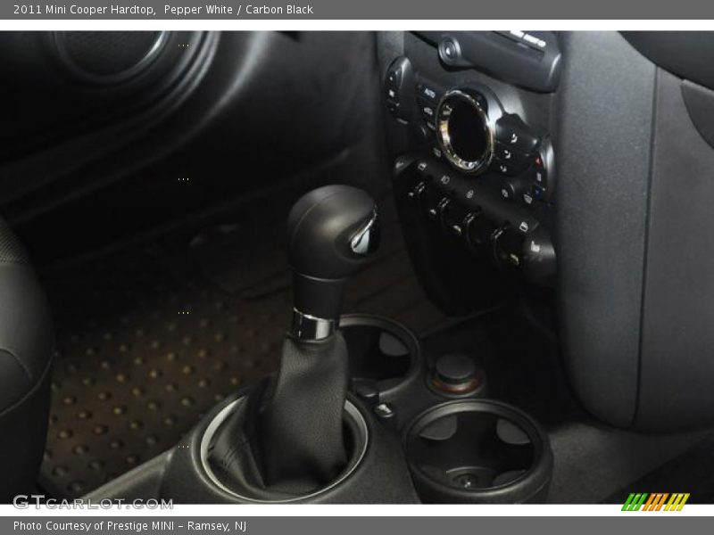 Pepper White / Carbon Black 2011 Mini Cooper Hardtop