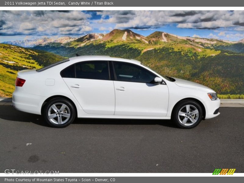 Candy White / Titan Black 2011 Volkswagen Jetta TDI Sedan