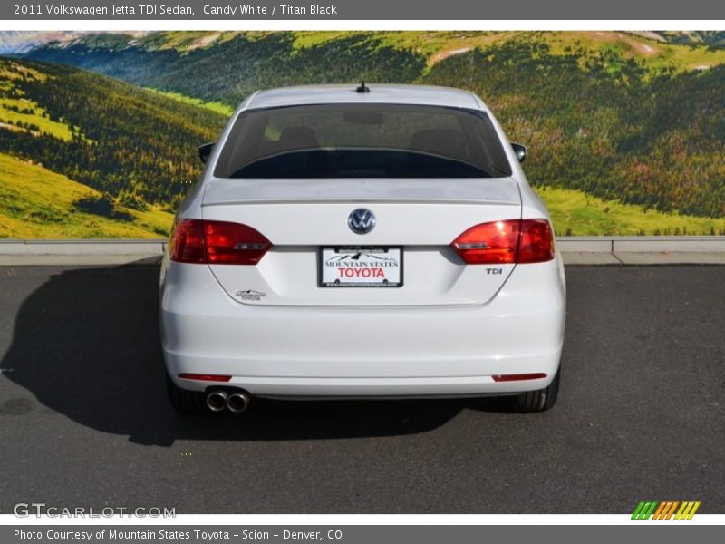 Candy White / Titan Black 2011 Volkswagen Jetta TDI Sedan