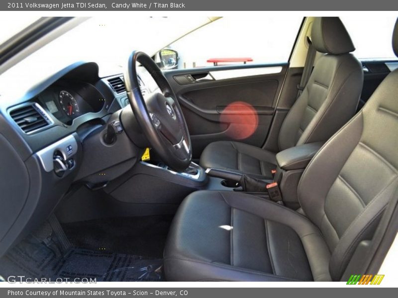 Candy White / Titan Black 2011 Volkswagen Jetta TDI Sedan