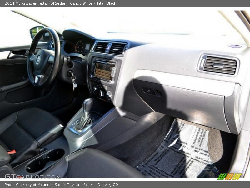 Candy White / Titan Black 2011 Volkswagen Jetta TDI Sedan