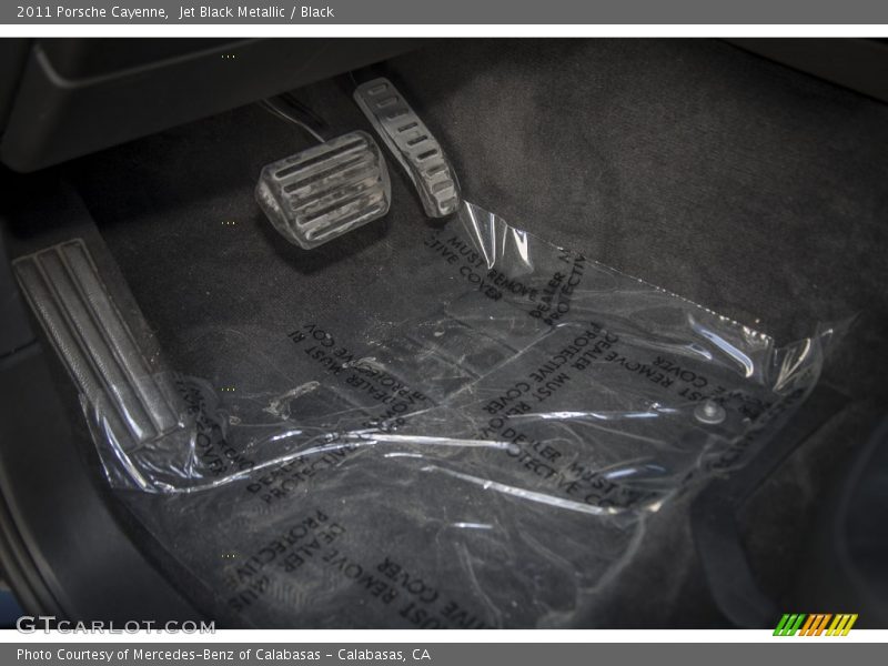 Jet Black Metallic / Black 2011 Porsche Cayenne
