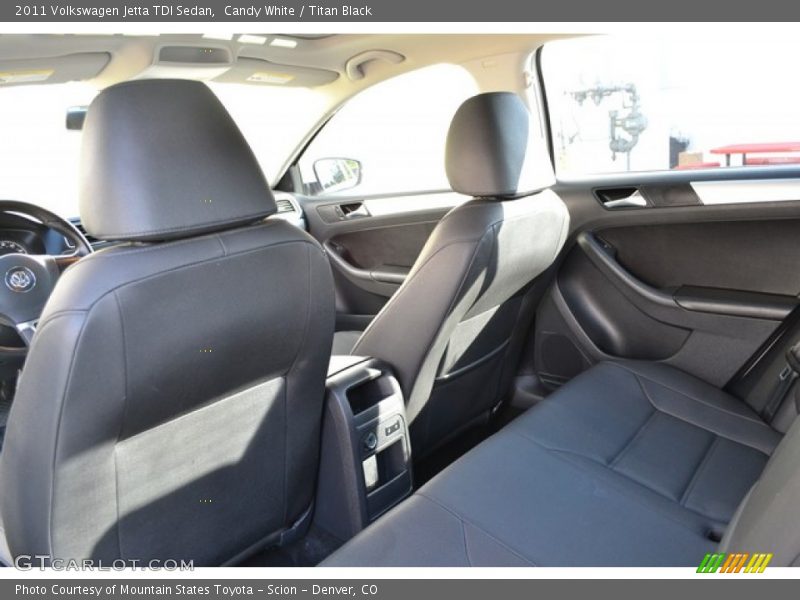 Candy White / Titan Black 2011 Volkswagen Jetta TDI Sedan