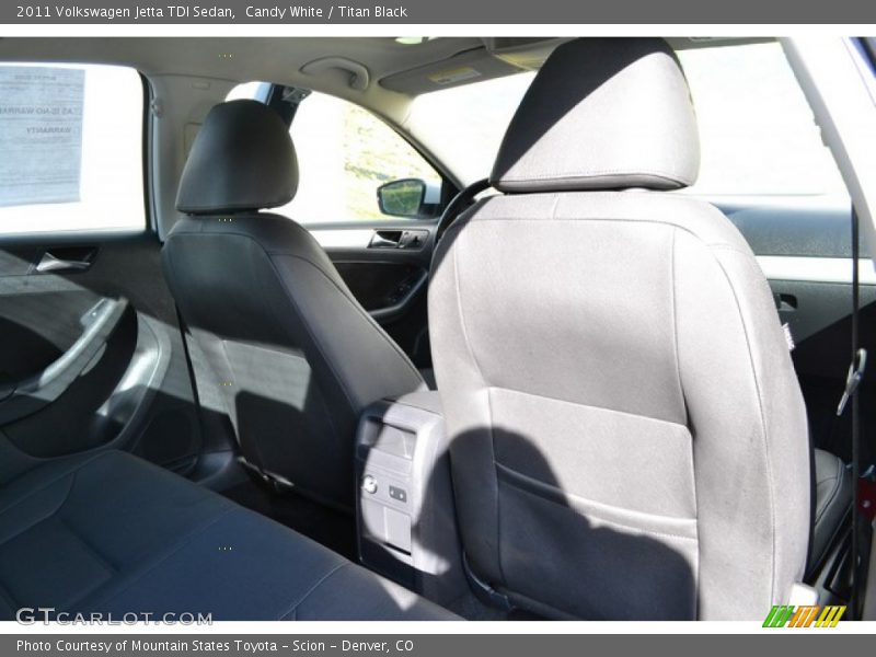 Candy White / Titan Black 2011 Volkswagen Jetta TDI Sedan