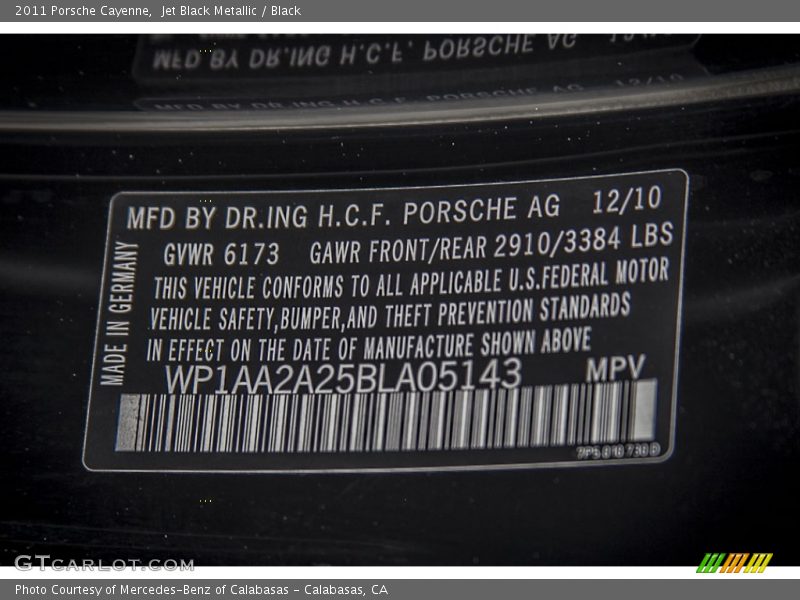 Jet Black Metallic / Black 2011 Porsche Cayenne