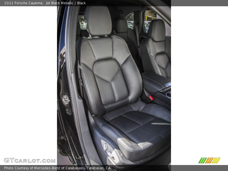 Front Seat of 2011 Cayenne 