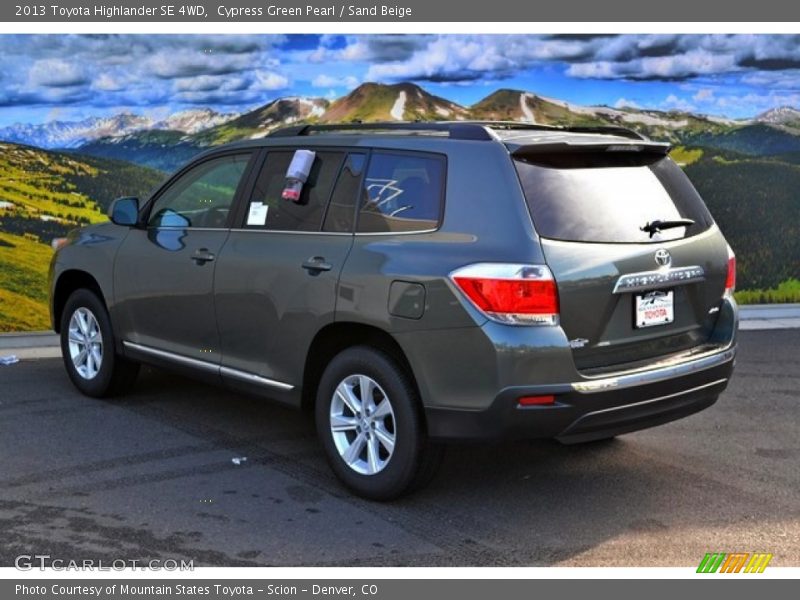 Cypress Green Pearl / Sand Beige 2013 Toyota Highlander SE 4WD