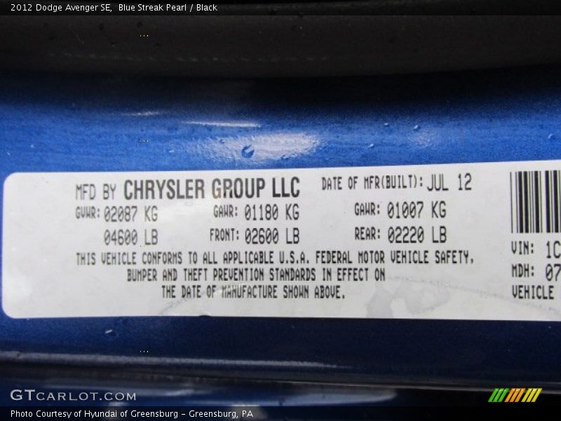 Blue Streak Pearl / Black 2012 Dodge Avenger SE