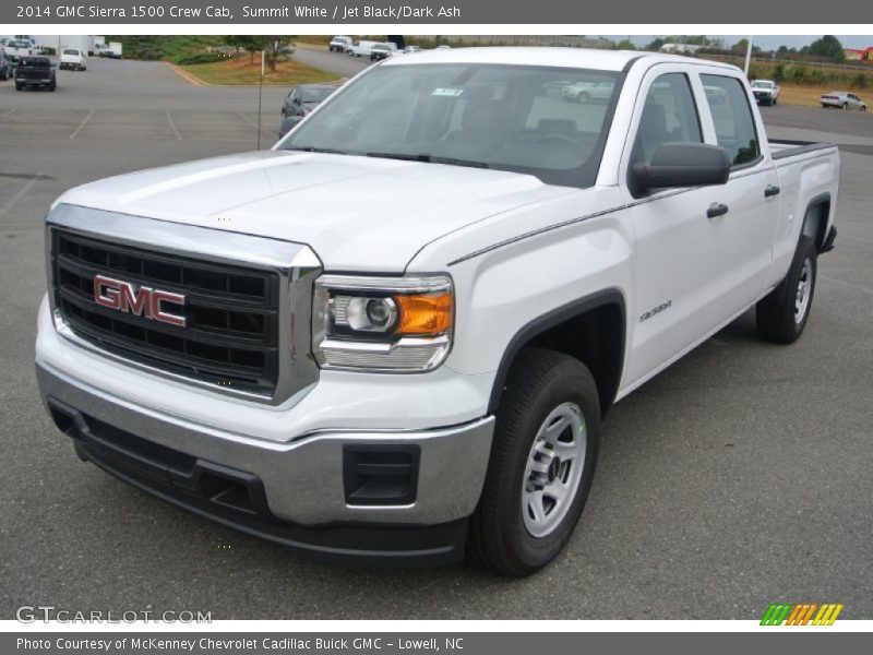 Front 3/4 View of 2014 Sierra 1500 Crew Cab