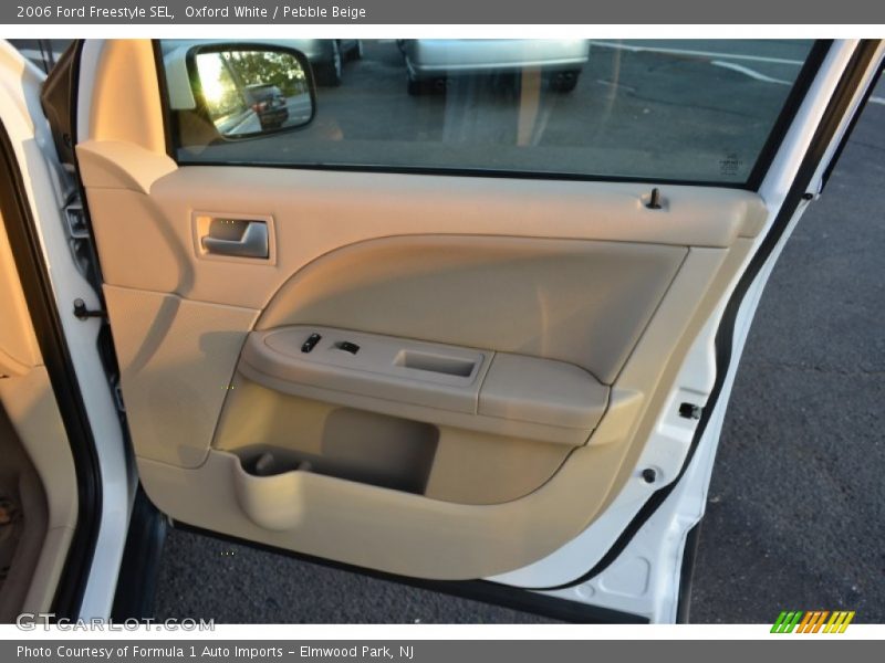 Oxford White / Pebble Beige 2006 Ford Freestyle SEL