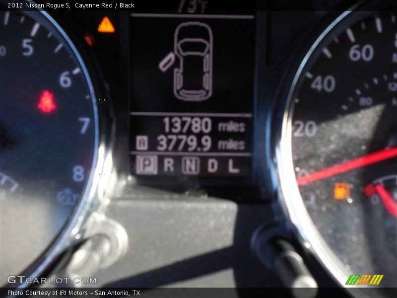 Cayenne Red / Black 2012 Nissan Rogue S
