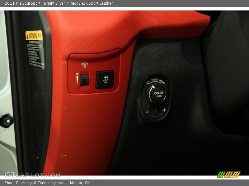 Bright Silver / Red/Black Sport Leather 2011 Kia Soul Sport