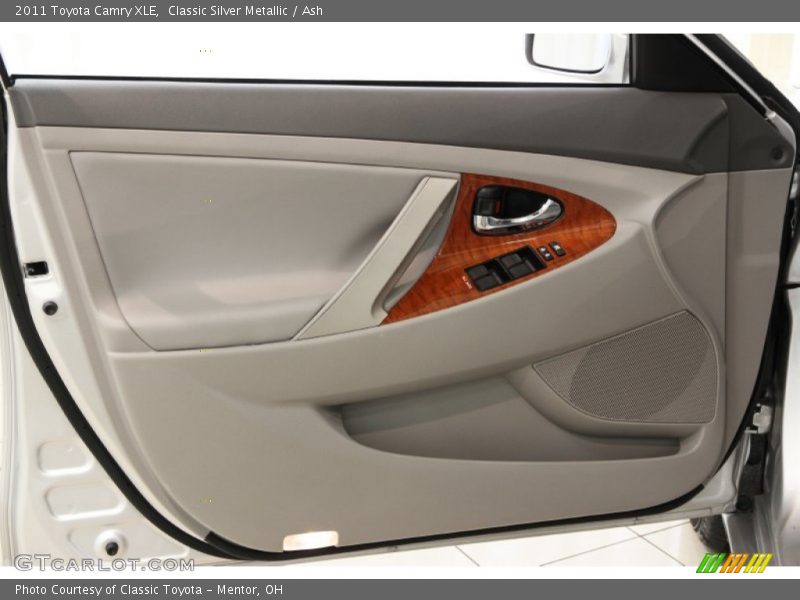 Classic Silver Metallic / Ash 2011 Toyota Camry XLE