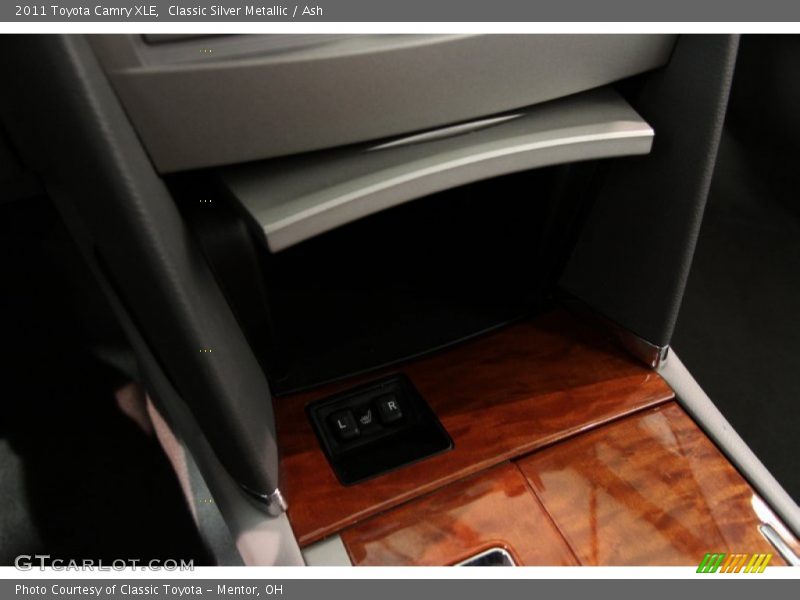 Classic Silver Metallic / Ash 2011 Toyota Camry XLE