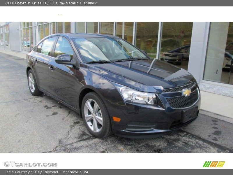 Front 3/4 View of 2014 Cruze LT