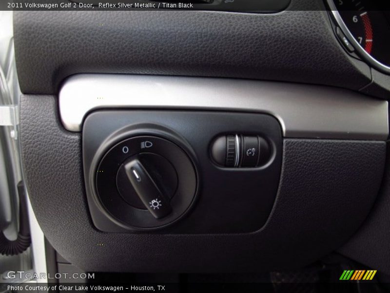 Reflex Silver Metallic / Titan Black 2011 Volkswagen Golf 2 Door