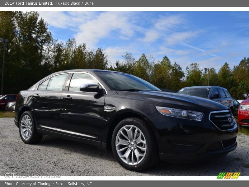 Front 3/4 View of 2014 Taurus Limited