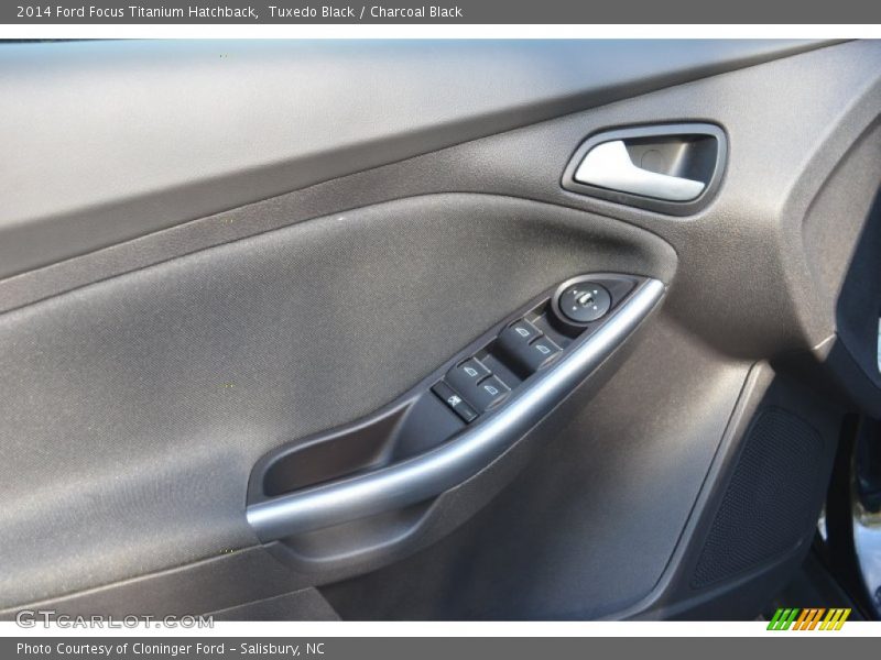 Tuxedo Black / Charcoal Black 2014 Ford Focus Titanium Hatchback