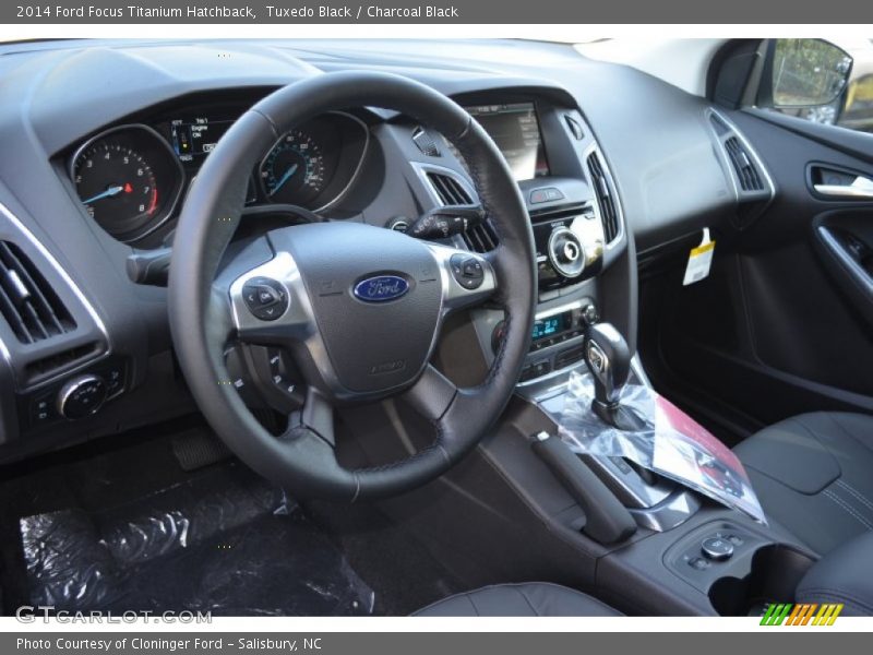 Tuxedo Black / Charcoal Black 2014 Ford Focus Titanium Hatchback