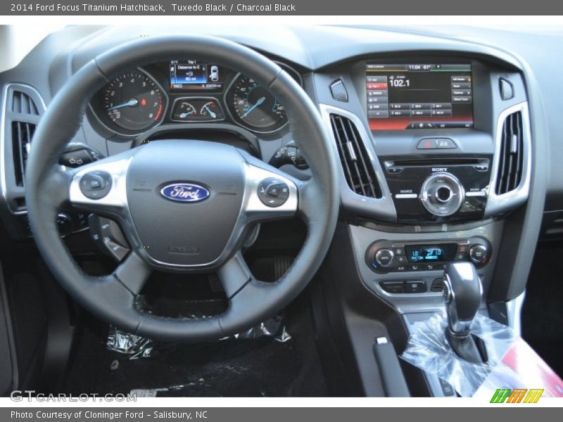 Tuxedo Black / Charcoal Black 2014 Ford Focus Titanium Hatchback