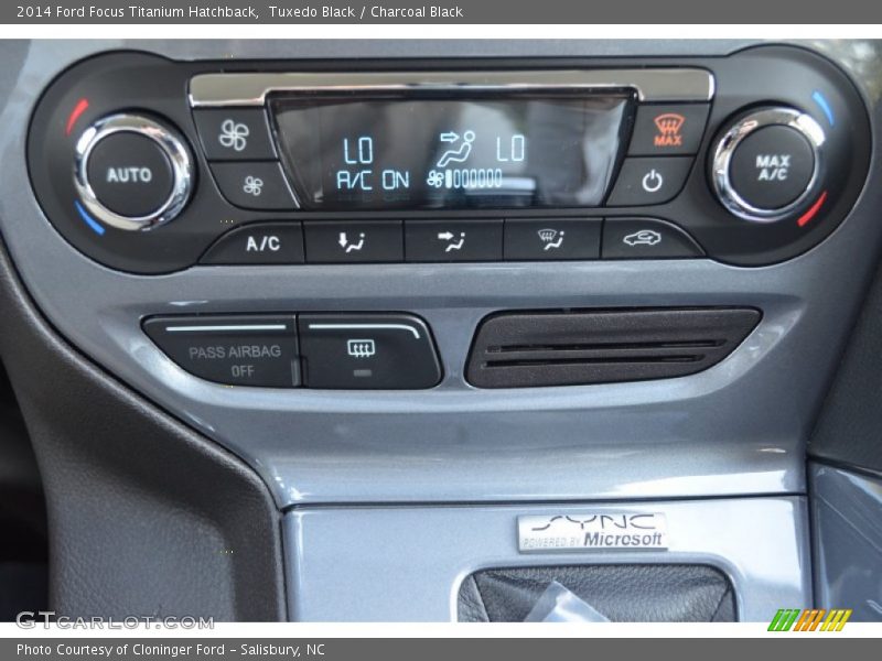 Tuxedo Black / Charcoal Black 2014 Ford Focus Titanium Hatchback